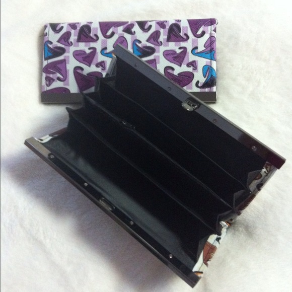 Cluth - Picture 2 of 2