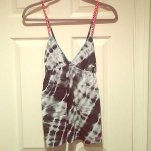 Navy and white tie-dye Billabong tank💙❤️