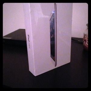 16 GB iPad mini Brand new in original packaging!!
