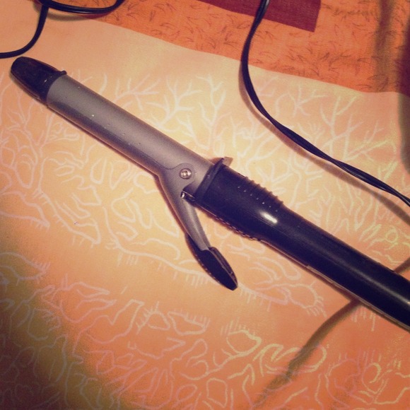 *Sold * 1/2 in conair curler - Picture 1 of 1