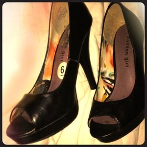 Madden Girl Peep Toe Black Pumps