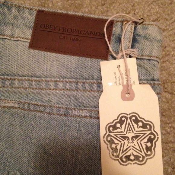 OBEY destroyed/lace shorts - Picture 3 of 4