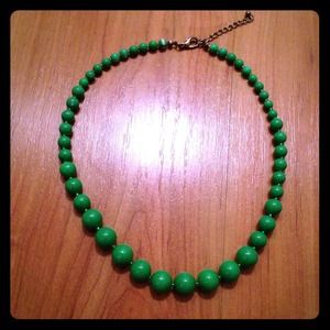 Costume bead necklace