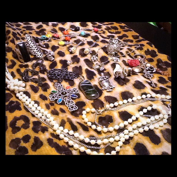 ***SOLD***Fashion jewelry lot