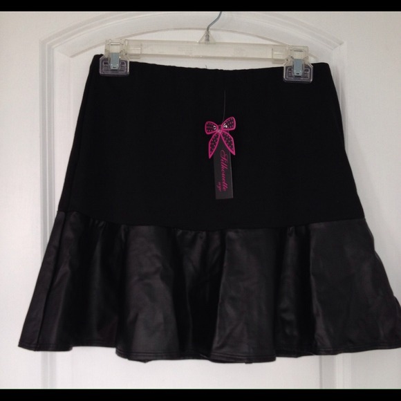Mini Skirt - Picture 2 of 2