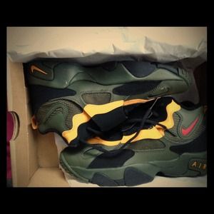 TRADED @flaunt for palladium boots👌