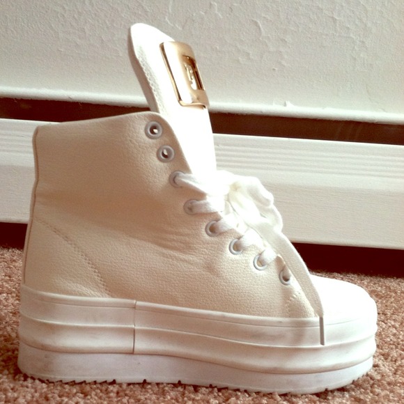 ALL WHITE coca platform sneakers