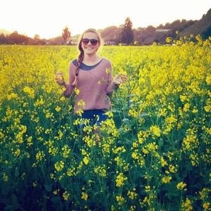 Blush colored Brandy Melville sweater