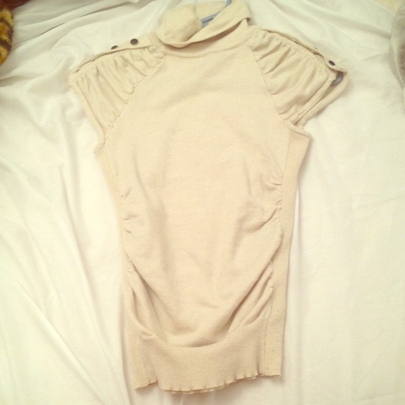 💢sold💢 Beige turtle neck top