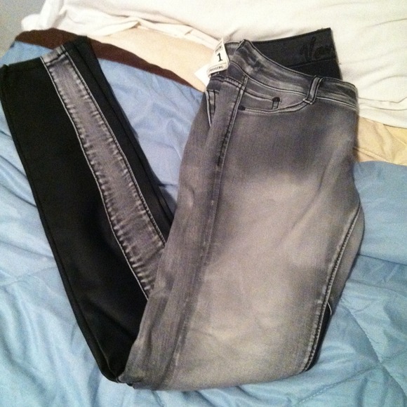 Light gray and black jeggings