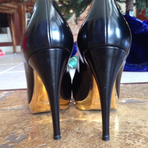 👠LOUIS VUITTON👠 BLACK HEELS ✔️Sexy ✔️Fabulous - Picture 2 of 4