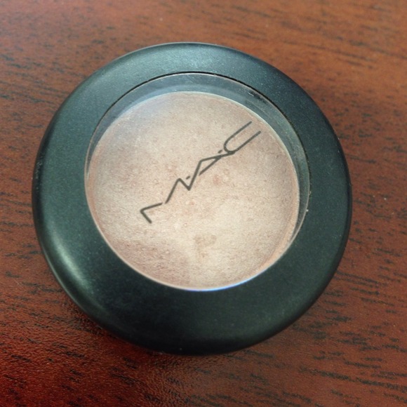 MAC Dazzleshadow Extreme Single Eyeshadow, Yes To Sequins  ✨BUNDLED✨ MAC eyeshadow JEST