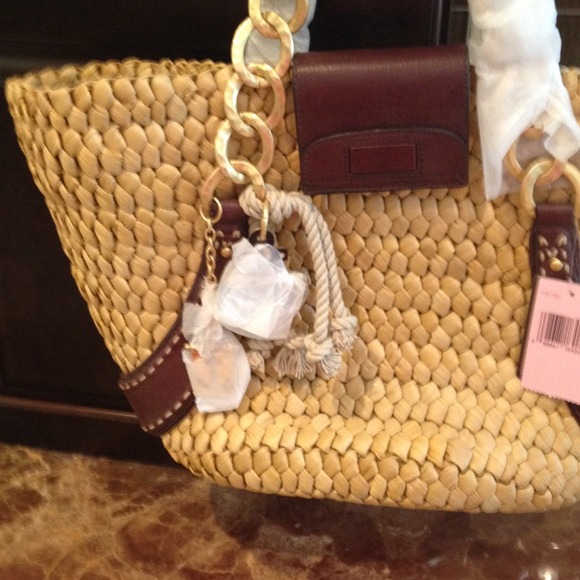 Price reduced*Gorgeous basket weave juicy purse - Picture 2 of 4