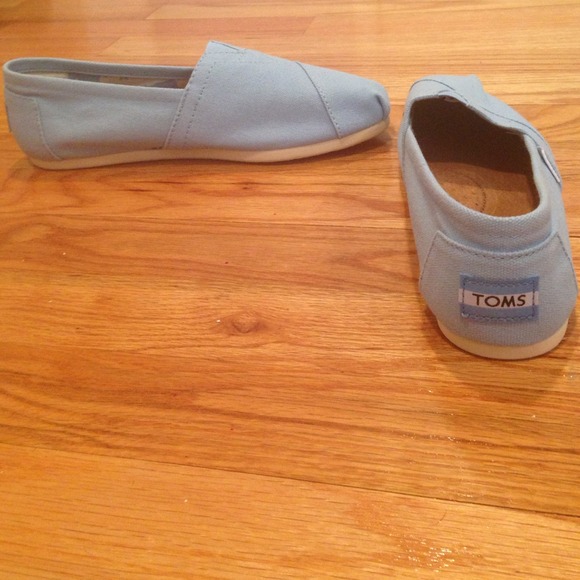 Light blue toms
