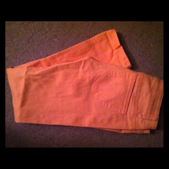 Peach Colored Crop Pants/Capri Pants Size 3