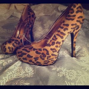 Gorgeous Cheetah Print Heels