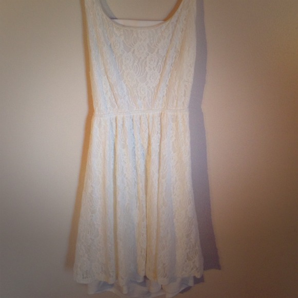💋SOLD 🎀 Cream Colored Lace Dress 🎀