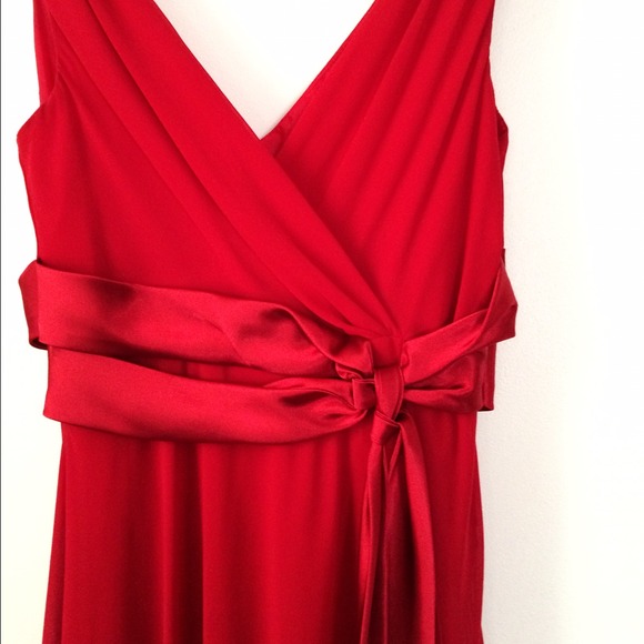 ๐๐HOST PICK 2/26&6/14 Gorgeous satin red dress๐ - Picture 3 of 4