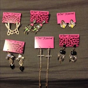 ❤️NEW BETSEY JOHNSON EARRINGS❤️