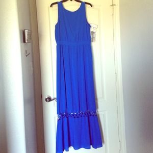 NEVER BEEN WORN DRESS!