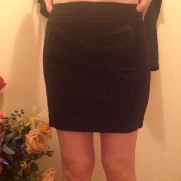 Editor Pick: Zara Basic Black Pencil Skirt - Picture 4 of 4