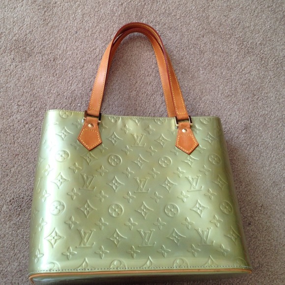 ⛔️SOLD other site⛔️Authentic Louis Vuitton vernis