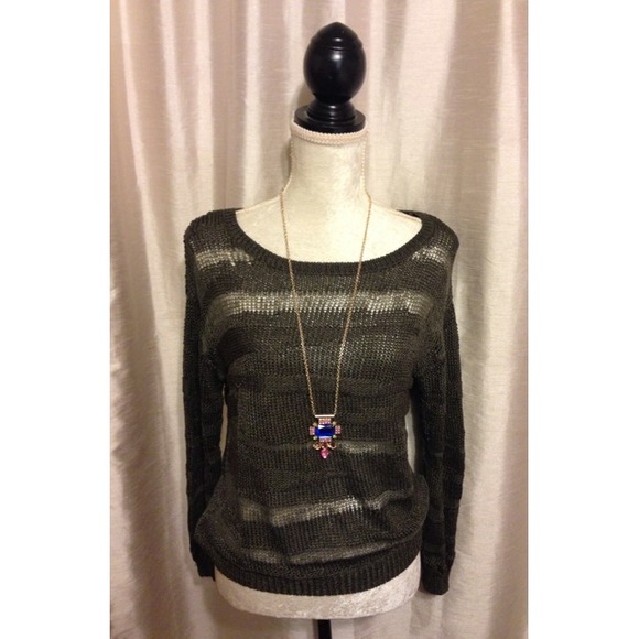 Forrest green pull over sweater