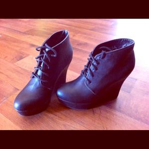 Black Lace-Up Wedges!