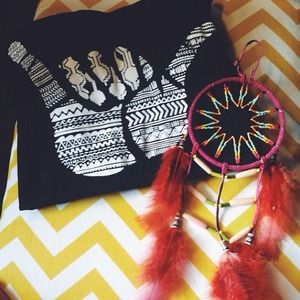 I am selling a Gildan black unisex tank!