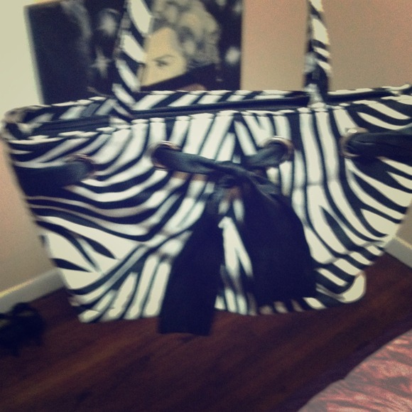 Zebra purse