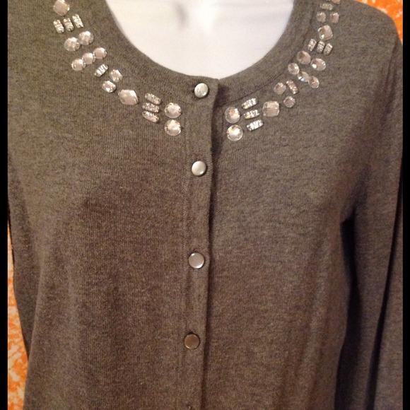 ♥BUNDLE Sold*♥***Clearance Jewel gray sweater