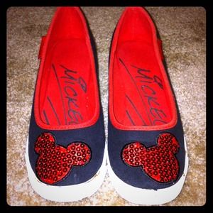 Mickey Mouse wedges
