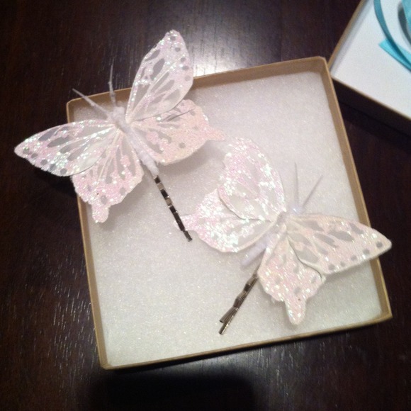 Accessories New Pair Of Glittery White Butterfly Hair Clips