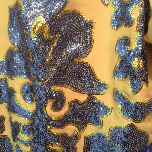 Top - Picture 2 of 2