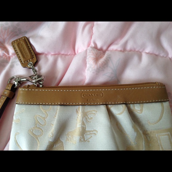 Authentic Coach Wristlet - Picture 3 of 4