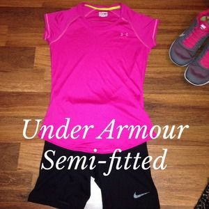 🎌SOLD🎌Under Armour semi-fitted athletic shirt