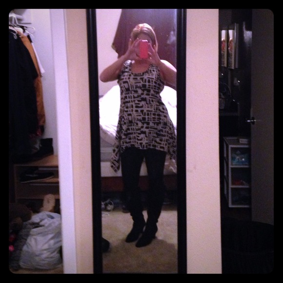 Retro  black and off white top