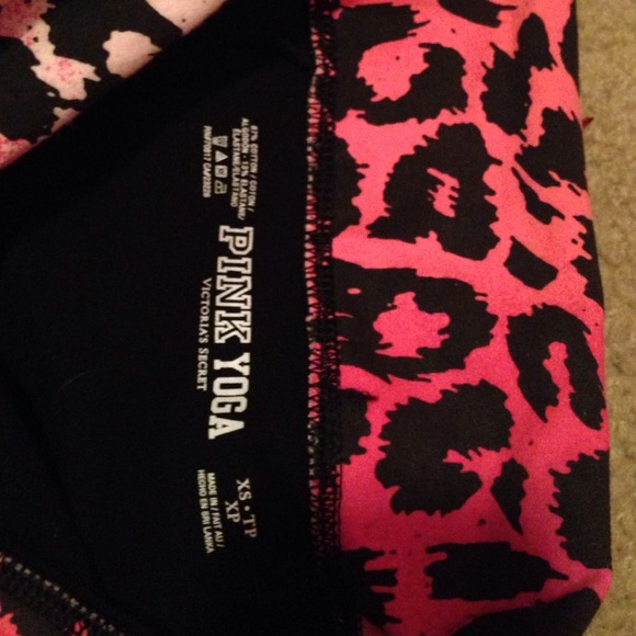 (Sold)Vs pink yoga leggings in perfect condition - Picture 4 of 4