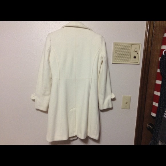 coat - Picture 2 of 5