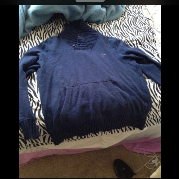 American eagle sweater