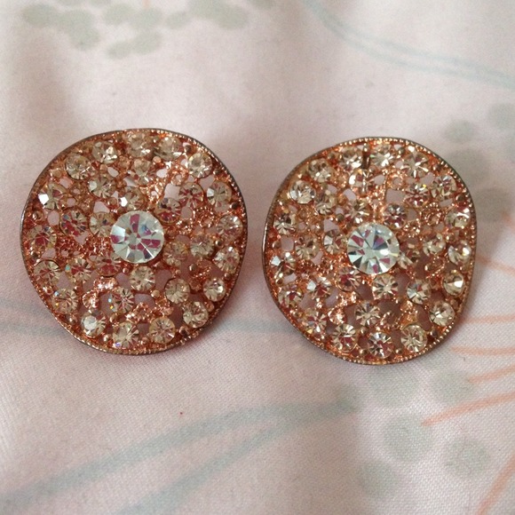 🚫SOLD LOCALLY🚫 Rose Gold Diamond Earrings