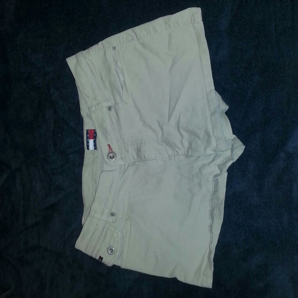 Khaki shorts - Picture 1 of 3