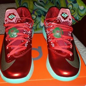 KD 6 Christmas Dead stock Size 10