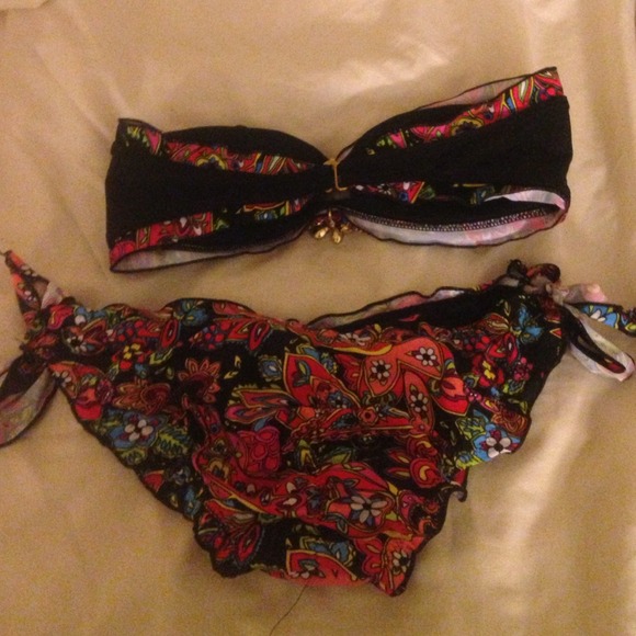 ✨SOLD✨Bikini - Picture 2 of 2