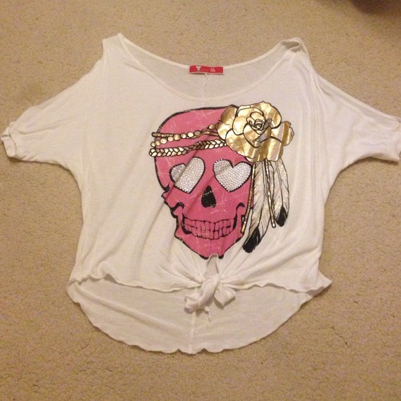 White skull belly tee