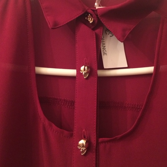 Burgundy chiffon blouse, with skull buttons - Picture 2 of 3