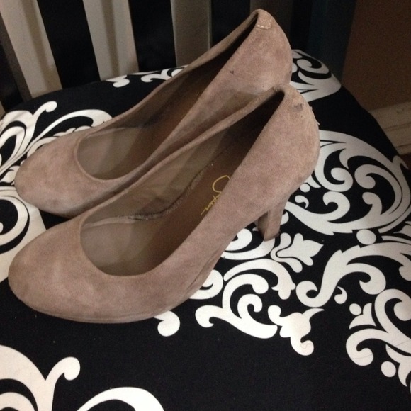 Jessica Simpson size 9.5 - Picture 2 of 2