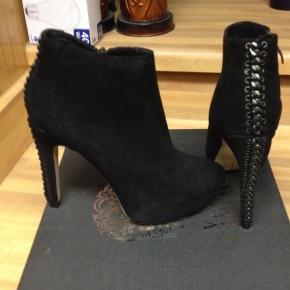🔴Sold Locally🔴 Vince Camuto Cannon
