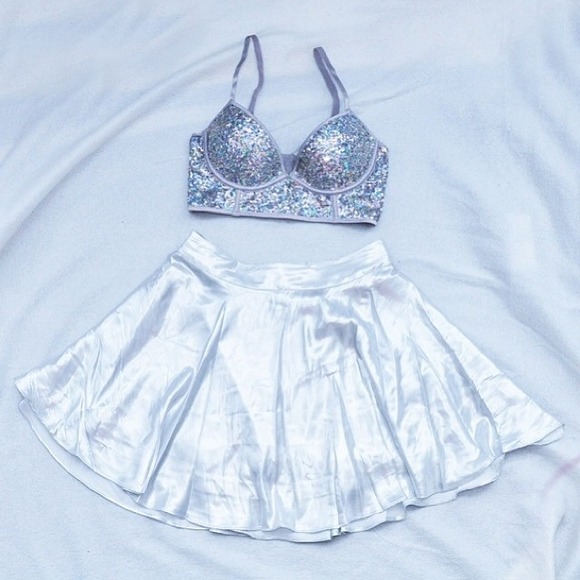 H&M HOLOGRAPHIC SKIRT - Picture 1 of 1