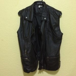 🚫SOLD🚫 Pleather Vest H&M